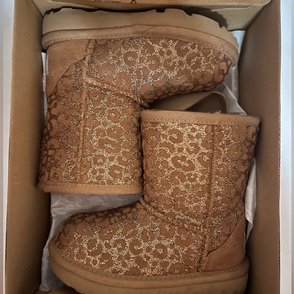 UGG Toddler Classic Glitter Leopard  — Size 8 Boot